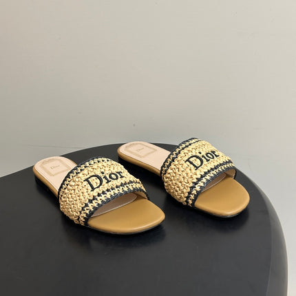 DIOR 26S FLAT SLIDE SANDALS IN BEIGE RAFFIA