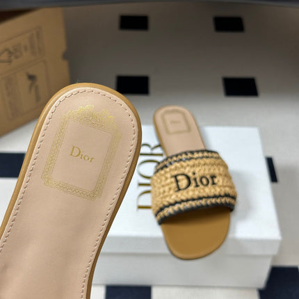 DIOR 26S FLAT SLIDE SANDALS IN BEIGE RAFFIA