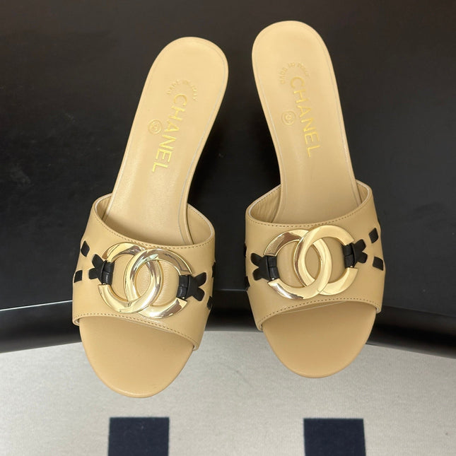 CHANEL 26S HIGH HEEL MULE IN BEIGE LAMBSKIN WITH GOLD TONE CC LOGO