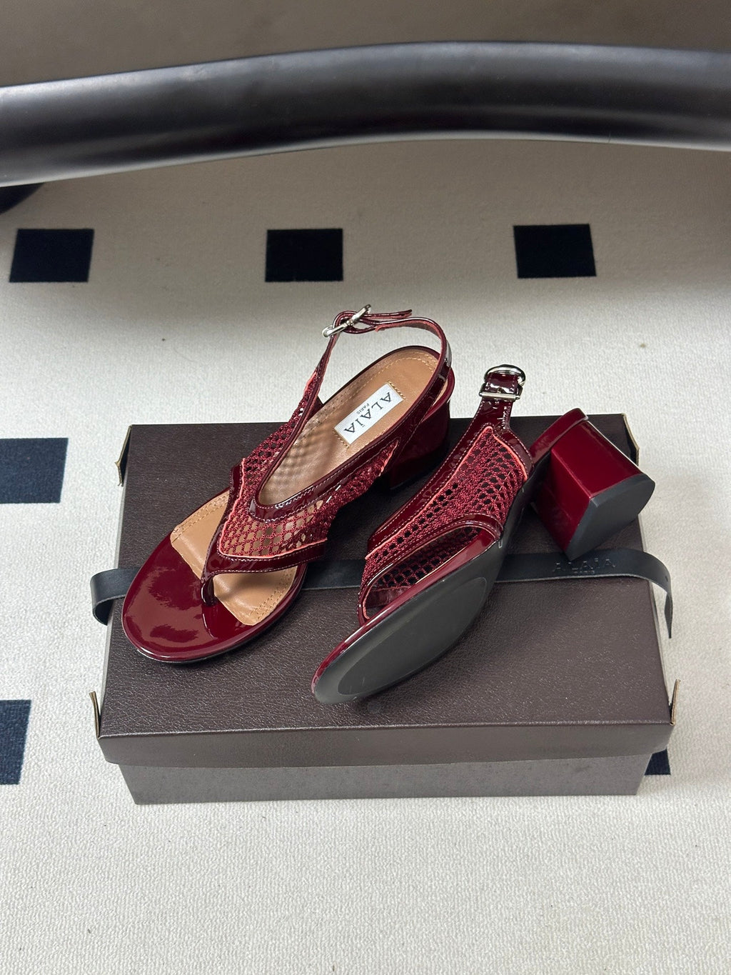 ALAIA 26S MESH THONG HEELS 55 MM IN BURGUNDY PATENT CALFSKIN