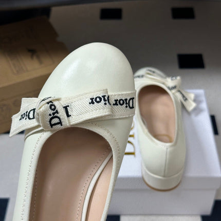 DIOR 26S MARY JANE HIGH HEELS 35MM IN IVORY WHITE CALFSKIN WITH LOGO RIBBON