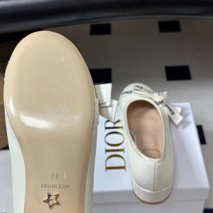 DIOR 26S MARY JANE HIGH HEELS 35MM IN IVORY WHITE CALFSKIN WITH LOGO RIBBON