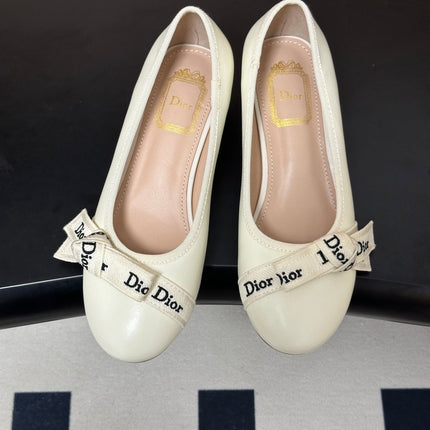 DIOR 26S MARY JANE HIGH HEELS 35MM IN IVORY WHITE CALFSKIN WITH LOGO RIBBON
