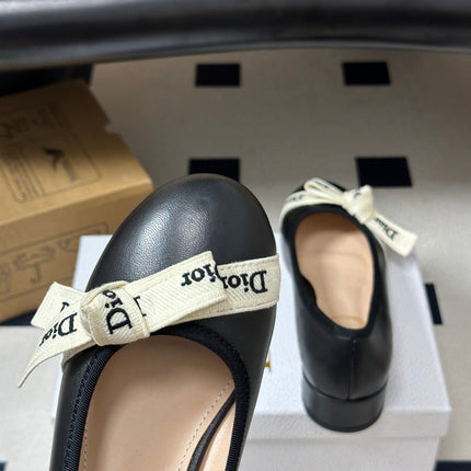 DIOR 26S MARY JANE HIGH HEELS 35MM IN BLACK CALFSKIN WITH WHITE LOGO RIBBON