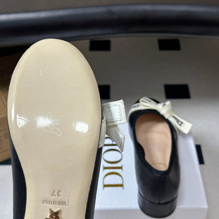 DIOR 26S MARY JANE HIGH HEELS 35MM IN BLACK CALFSKIN WITH WHITE LOGO RIBBON