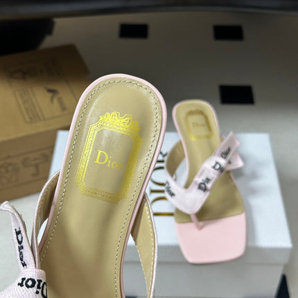 DIOR 26S HIGH-HEEL THONG SANDAL 30MM IN PINK BABY EMBROIDERED CANVAS AND CALFSKIN