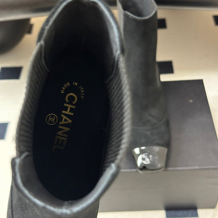 CHANEL 26S ANKLE BOOTS 60 MM IN BLACK SUEDE AND PATENT