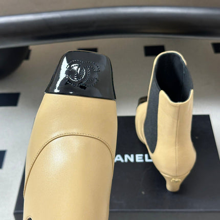 CHANEL 26S ANKLE BOOTS 60 MM IN BEIGE CALFSKIN AND BLACK PATENT