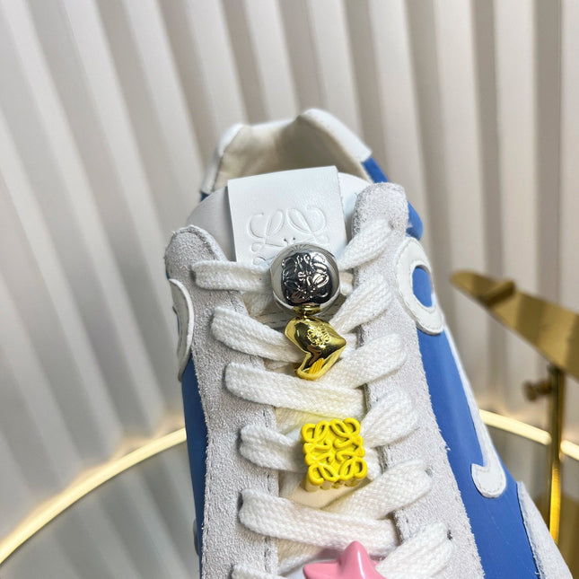 LOEWE 26S RUNNER 2.0 SNEAKERS IN WHITE SUEDE AND BLUE FABRIC