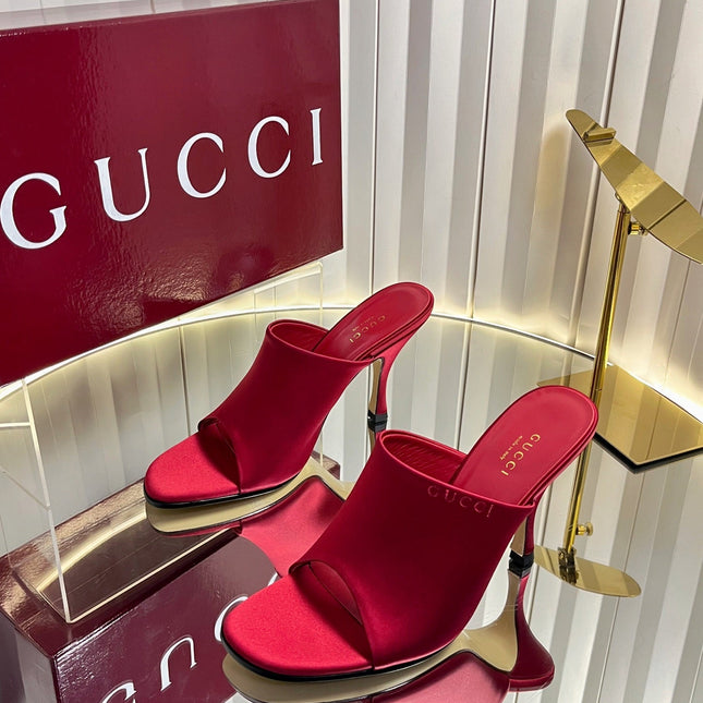 GUCCI 26S HIGH-HEELED SANDALS 100 MM IN RED SATIN