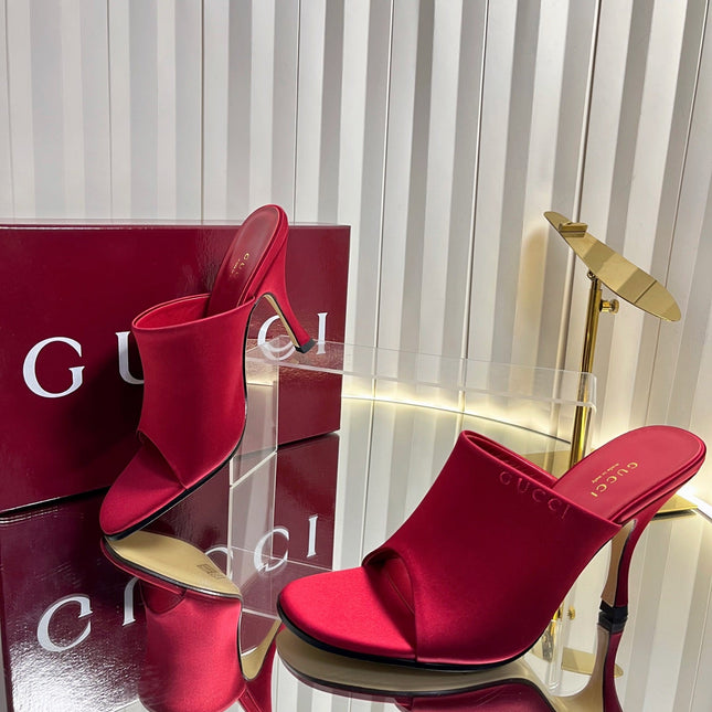 GUCCI 26S HIGH-HEELED SANDALS 100 MM IN RED SATIN