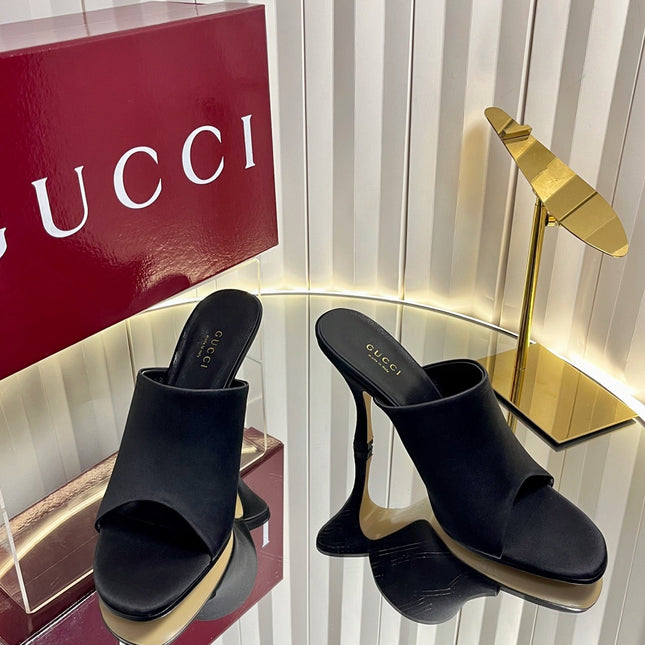GUCCI 26S HIGH-HEELED SANDALS 100 MM IN BLACK SATIN