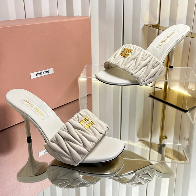 MIUMIU 26S HIGH-HEEL MULE SANDALS 85MM IN LIGHT BEIGE CALFSKIN GOLD HARDWARE