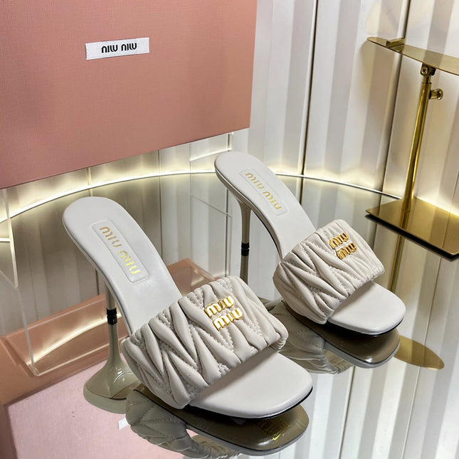 MIUMIU 26S HIGH-HEEL MULE SANDALS 85MM IN LIGHT BEIGE CALFSKIN GOLD HARDWARE