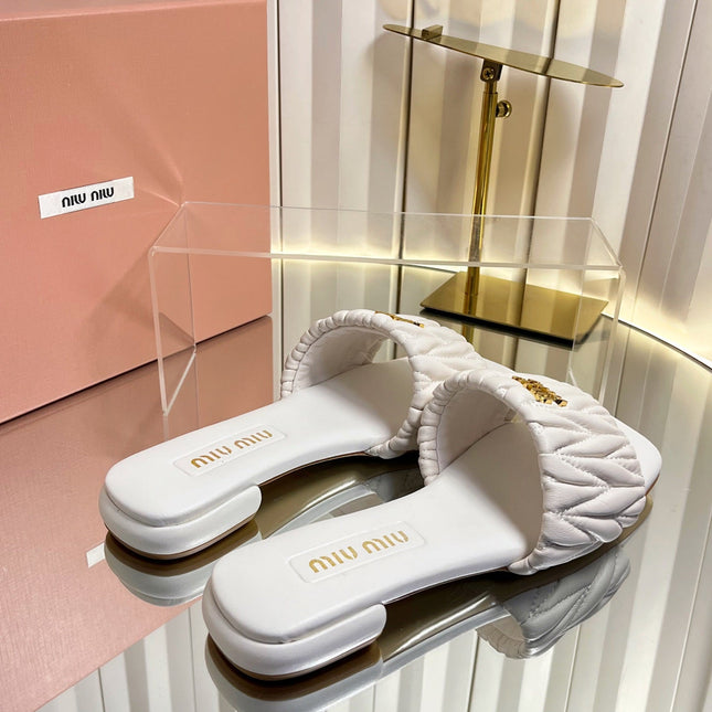 MIUMIU 26S MATELASSE SLIDES IN IVORY WHITE CALFSKIN GOLD HARDWARE