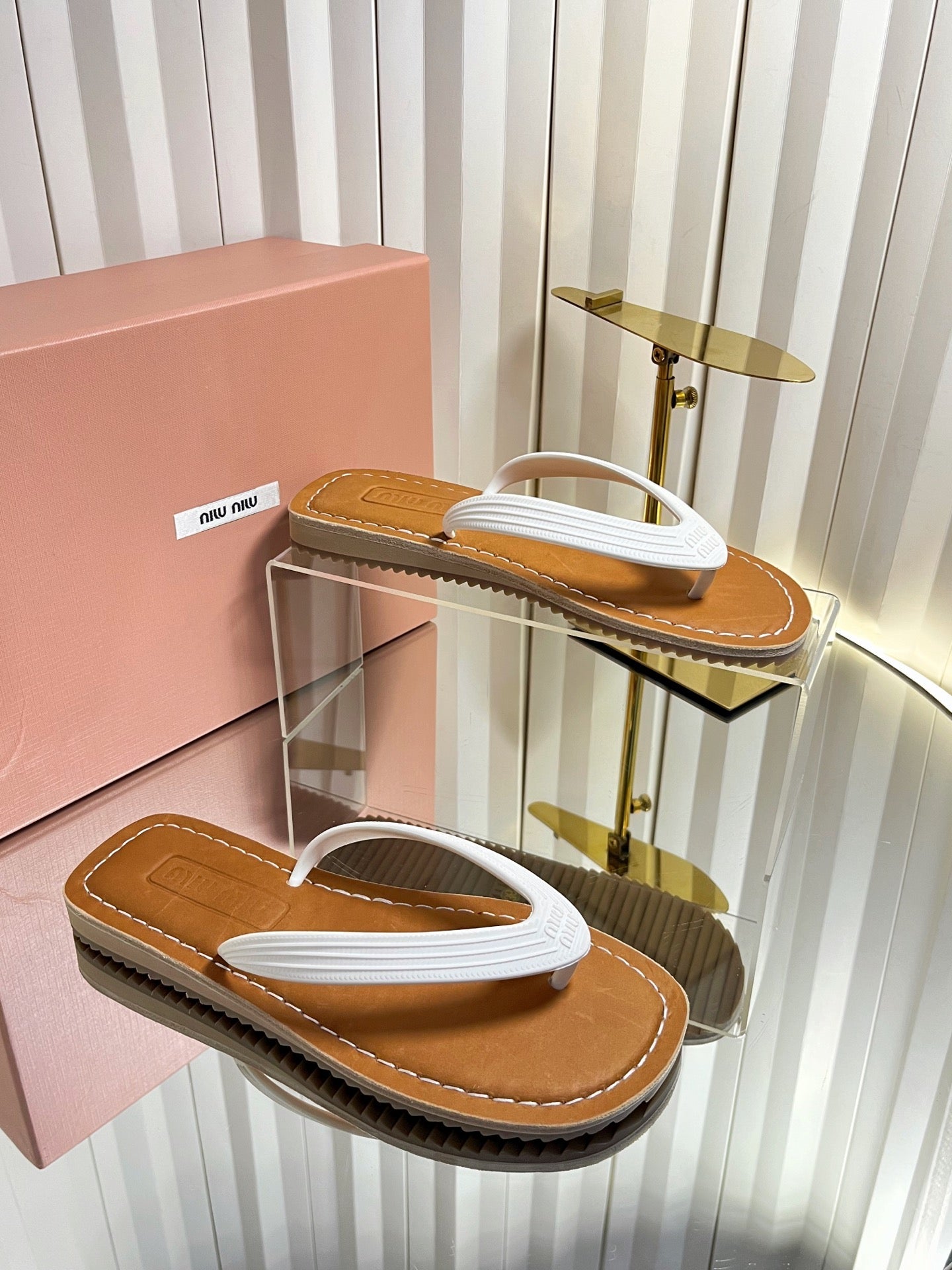 MIUMIU 26S THONG FLAT SANDALS IN WHITE CALFSKIN