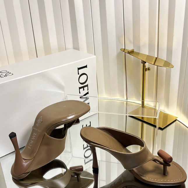 LOEWE 26S HEELED THONG SANDALS 90 MM IN CAMEL BROWN CALFSKIN