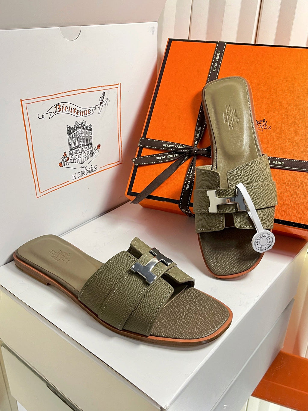 HM 26S ORAN SANDALS IN OLIVE BROWN EPSOM CALFSKIN SILVER HARDWARE