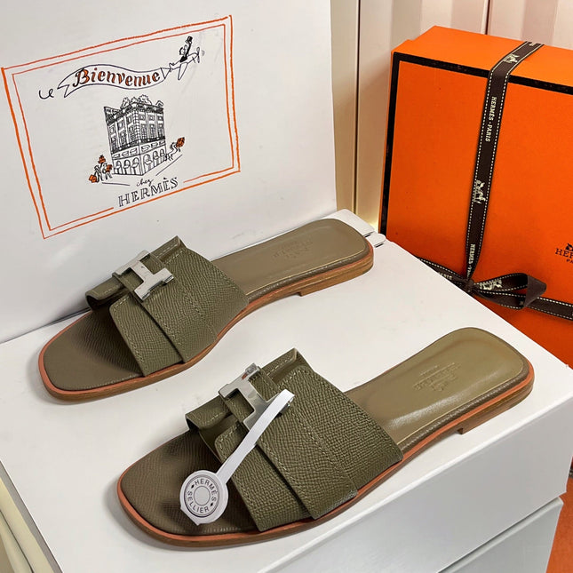 HM 26S ORAN SANDALS IN OLIVE BROWN EPSOM CALFSKIN SILVER HARDWARE