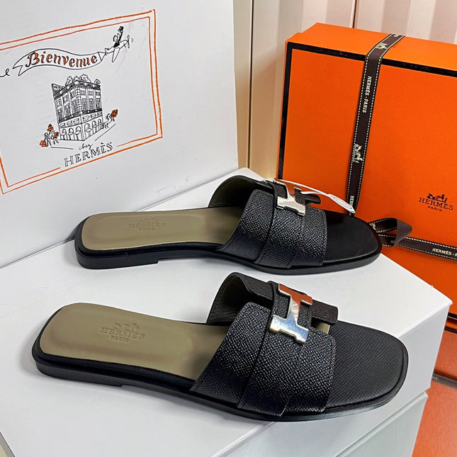 HM 26S ORAN SANDALS IN BLACK EPSOM CALFSKIN SILVER HARDWARE