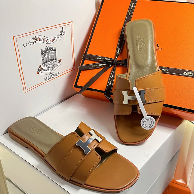 HM 26S ORAN SANDALS IN CARAMEL BROWN CALFSKIN SILVER HARDWARE