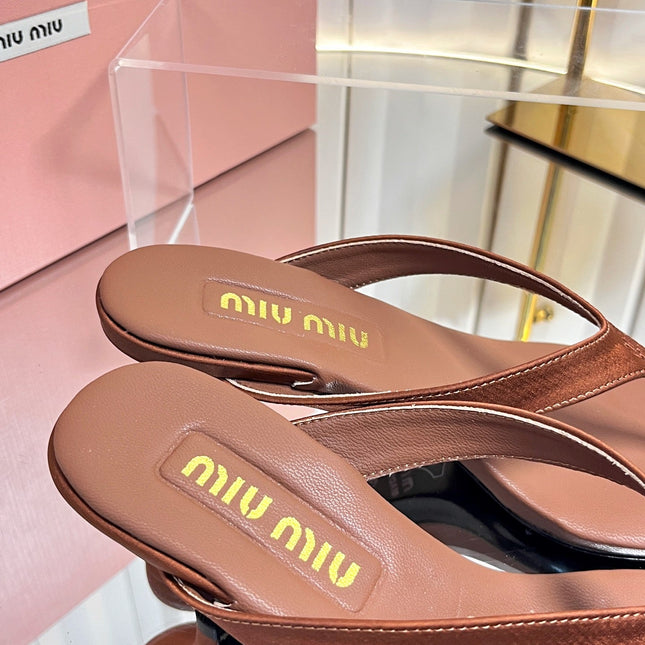 MIUMIU 26S THONG HEELED SANDALS 50 MM IN BROWN LAMBSKIN AND SATIN