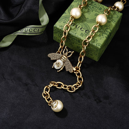 GUCCI 26S BEE PEARL CHAIN NECKLACE IN GOLD TONE METAL 615893