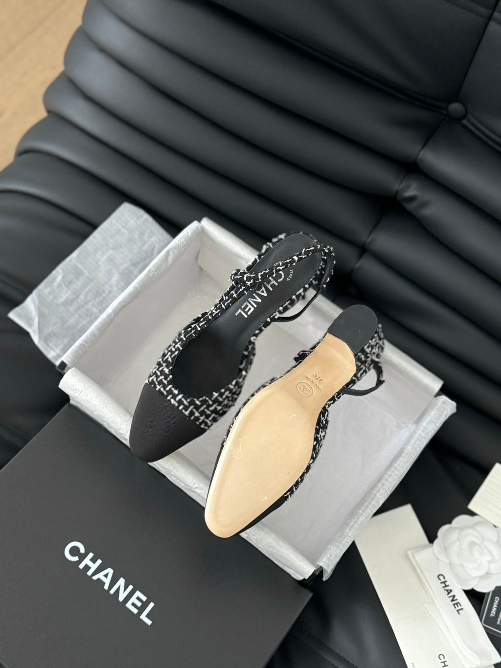 HIGH SLINGBACK IN BLACK MIX WHITE TWEED AND LAMBSKIN
