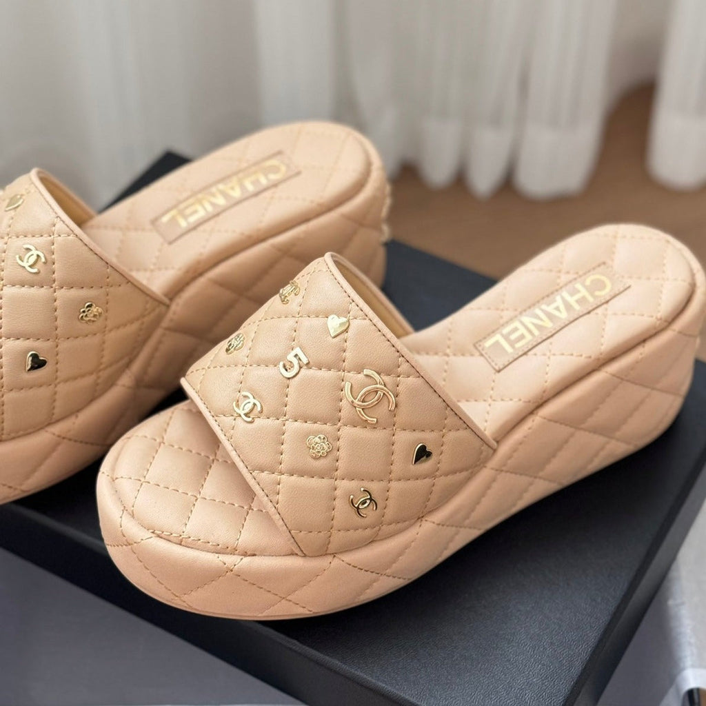 Thick Sole Slope Heel Weddge Lambskin Beige Cream