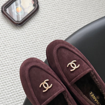 CHANEL 26S LOAFERS IN BURGUNDY SUEDE AND SHEARLING LINING