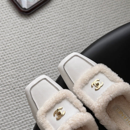 CHANEL 26S MULES IN WHITE SHEARLING AND CALFSKIN
