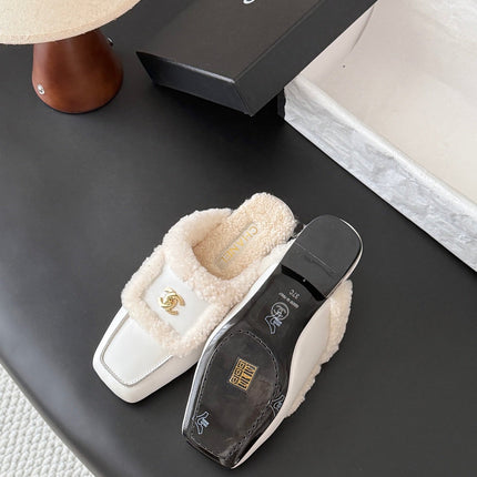 CHANEL 26S MULES IN WHITE SHEARLING AND CALFSKIN