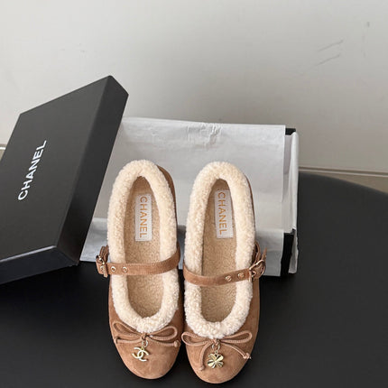 CHANEL 26S MARY JANE FLATS IN LIGHT BROWN SUEDE AND SHEARLING
