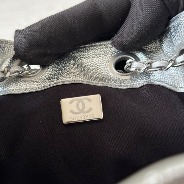 CHANEL 25S HOBO BAG 22 IN METALLIC SILVER CAVIAR CALFSKIN