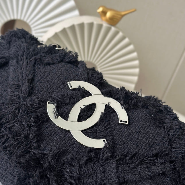 CHANEL 26S FLAP BAG 27 IN BLACK TWEED