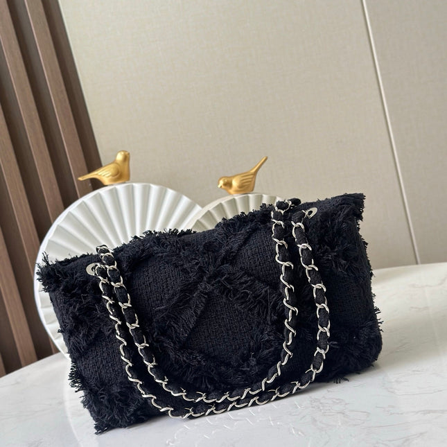 CHANEL 26S FLAP BAG 27 IN BLACK TWEED