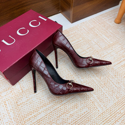 GUCCI 26S HORSEBIT PUMPS 105 MM IN DARK RED CROCODILE EMBOSSED LEATHER