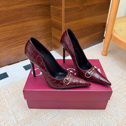 GUCCI 26S HORSEBIT PUMPS 105 MM IN DARK RED CROCODILE EMBOSSED LEATHER