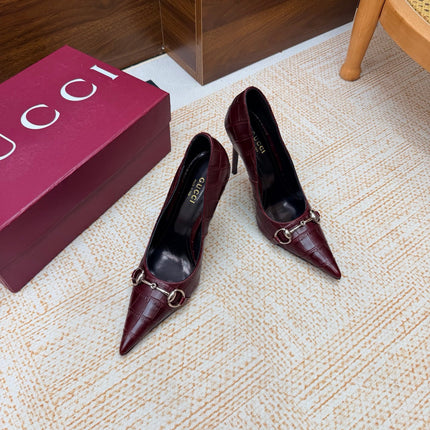GUCCI 26S HORSEBIT PUMPS 105 MM IN DARK RED CROCODILE EMBOSSED LEATHER