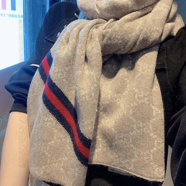 CLASSIC SCARF 180 CM IN ECRU TAN MONOGRAM CASHMERE 401993