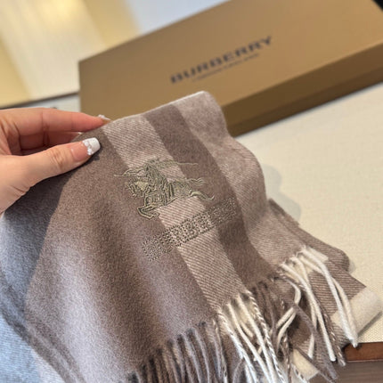 BURBERRY 26S SCARF 200 IN CASHMERE 515781