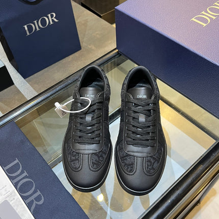 DIOR 26S LOW-TOP SNEAKERS IN BLACK DIOR OBLIQUE JACQUARD AND CALFSKIN