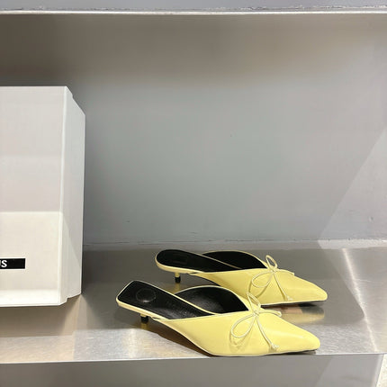 JACQUEMUS 26S HEELED MULES IN LIGHT YELLOW CALFSKIN