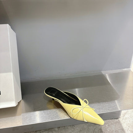 JACQUEMUS 26S HEELED MULES IN LIGHT YELLOW CALFSKIN