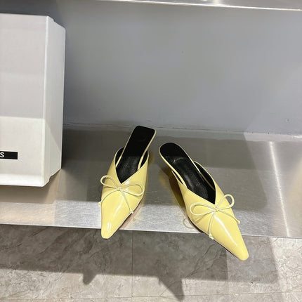 JACQUEMUS 26S HEELED MULES IN LIGHT YELLOW CALFSKIN