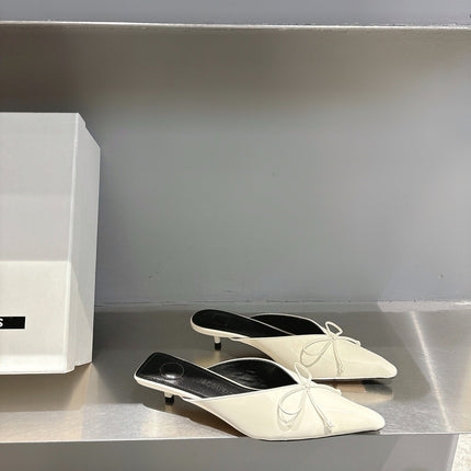 JACQUEMUS 26S HEELED MULES IN CREAM WHITE CALFSKIN