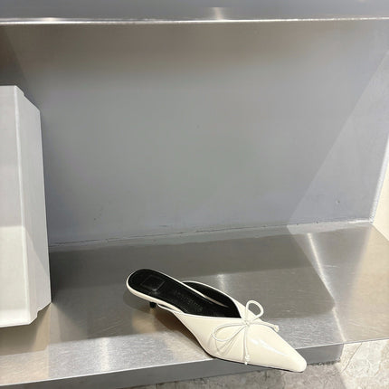 JACQUEMUS 26S HEELED MULES IN CREAM WHITE CALFSKIN