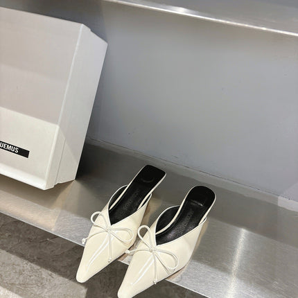 JACQUEMUS 26S HEELED MULES IN CREAM WHITE CALFSKIN
