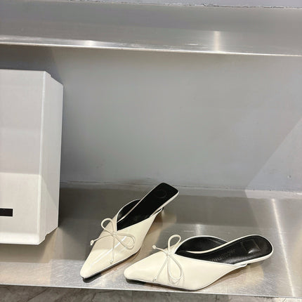 JACQUEMUS 26S HEELED MULES IN CREAM WHITE CALFSKIN