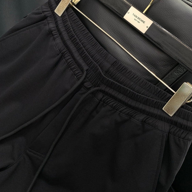 MONCLER 26S SHORTS 592